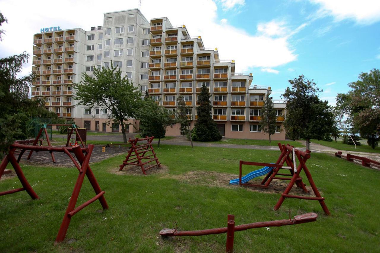 Aranypart Hotel Siofok Exterior photo
