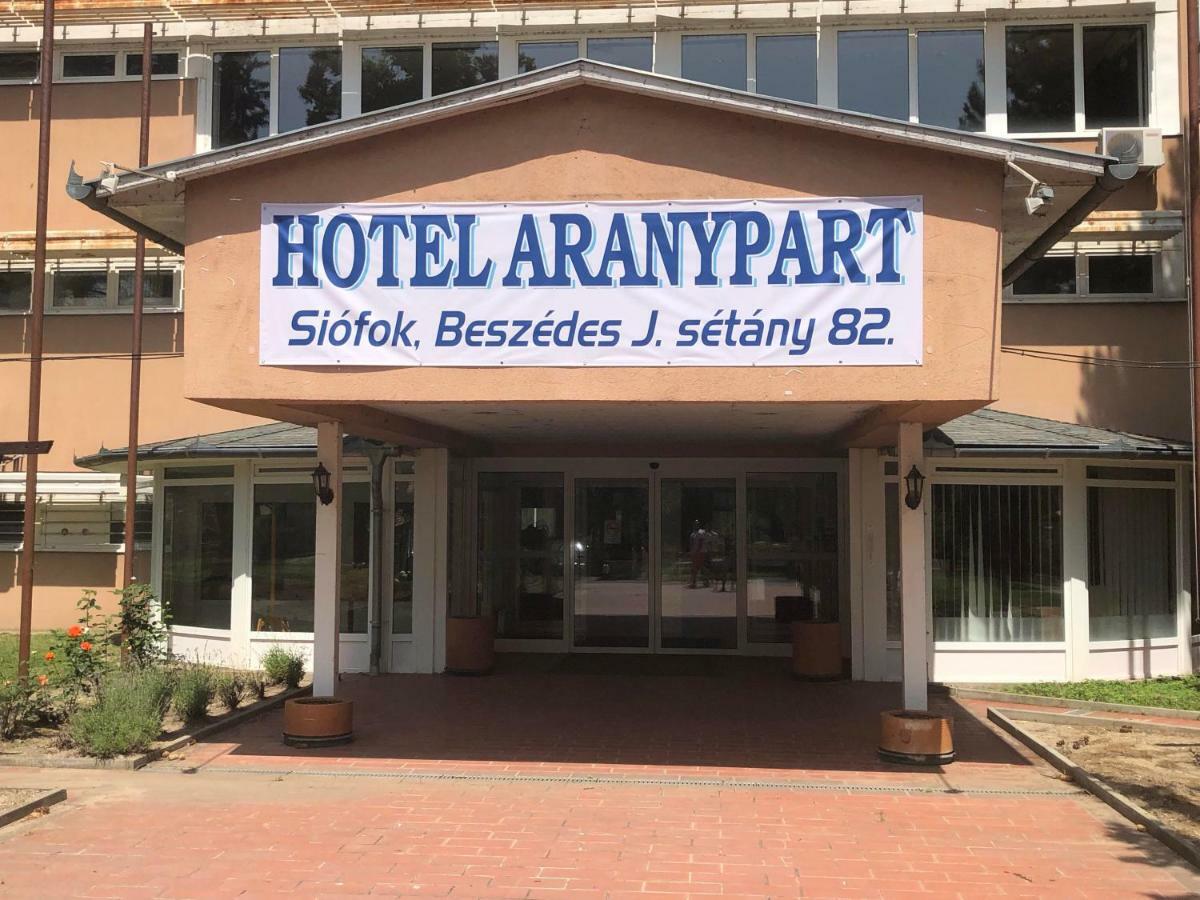 Aranypart Hotel Siofok Exterior photo