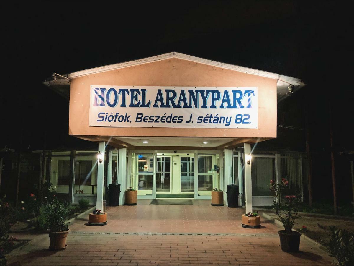 Aranypart Hotel Siofok Exterior photo